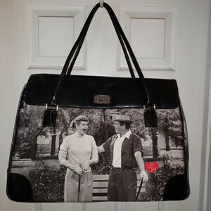 Black and White Graphic Woman’s Bag
